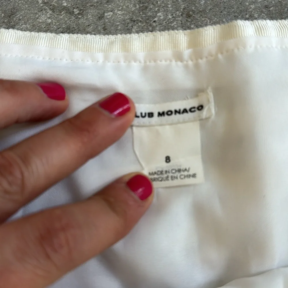 Club Monaco Elegant White/Cream Lace Skirt, Size 8